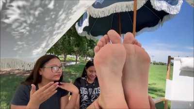 Latinas Soles smelling