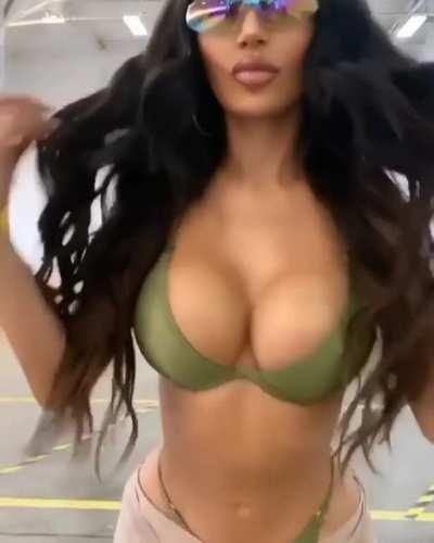 Sexy and She Knows it