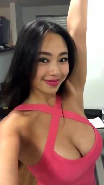 Jessica Busty in Pink Top