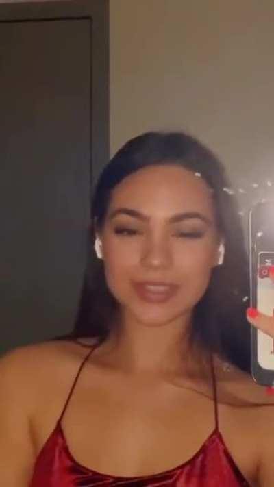 f 19 , am i hot in my halloween costume?