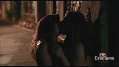 Aubrey Plaza & Alison Brie (Spin Me Round) *REDUCED MUSIC*