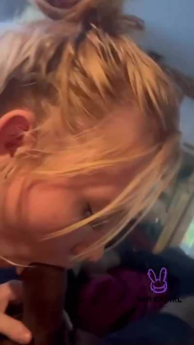 keeping eye contact like a good slut🖤