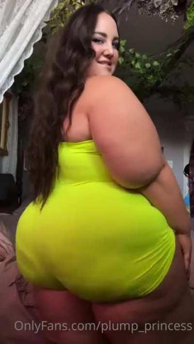 I love how the romper hugs her body