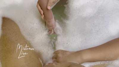 When you ask for a handjob but don’t have a real cock 🔒🤭