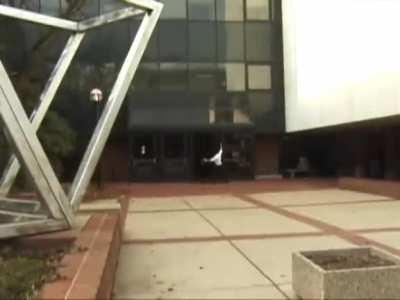 me fleeing the asylum (i am going to escape to the ocean)