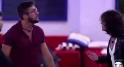 No momento da briga entre Arthur e Fiuk a globo cortou o áudio original
