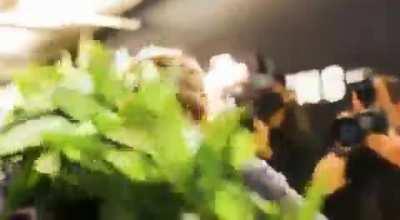 Hundreds of fans waited at the airport to congratulate Antonio Felix da Costa on his Formula E championship when he returned to Portugal!