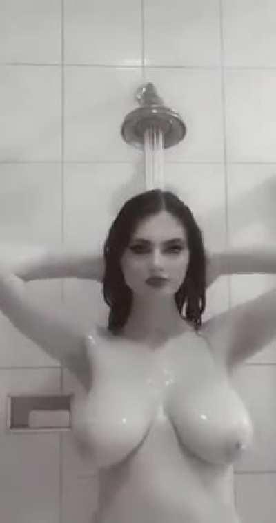 Kinda looks like her