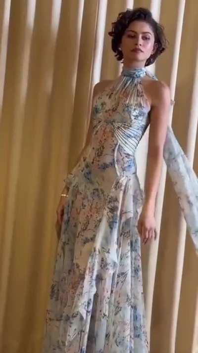 'I don’t care what the weather says Z in this AM gown is my official start to spring.' - Ready for ‘Jimmy Kimmel’ appearance - IG March 2026