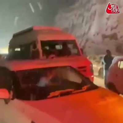 Massive Traffic Snarl in Manali: Over 1,000 Vehicles Stuck, 700 Evacuated