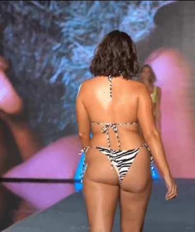 Letting that ass flop around