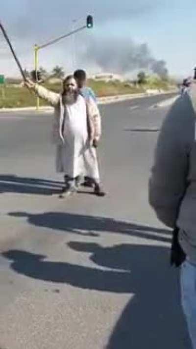 South African William Wallace prepares for Jihad as looters approach