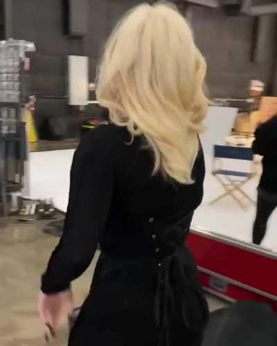 Billie Eilish's tits are huge