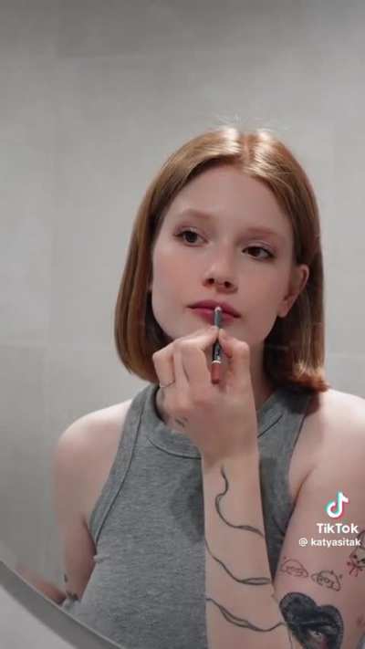 <⁠(⁠￣⁠︶⁠￣⁠)⁠>