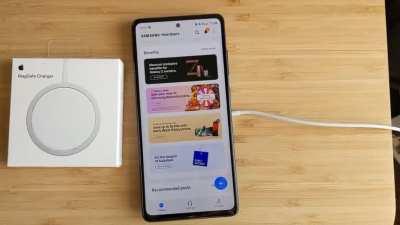 Samsung had magsafe first