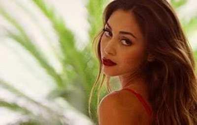 That look, these lips...