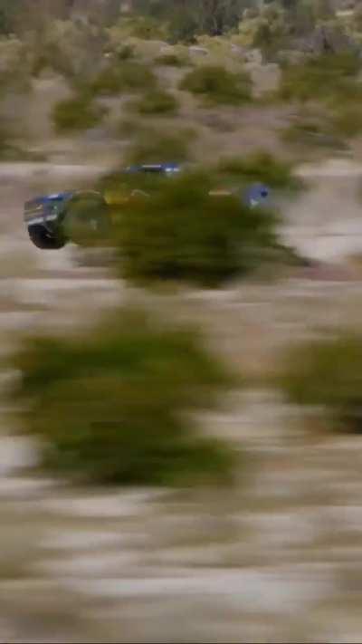 It blows my mind how good that suspension is🙌🤯