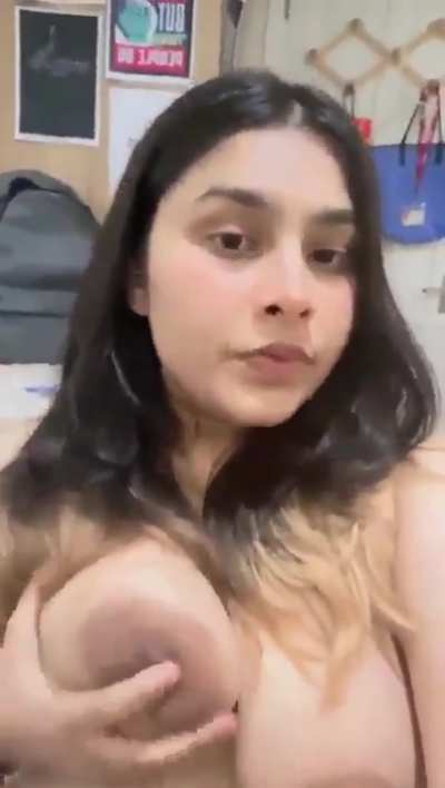 It's always start from her showing boobs 😂