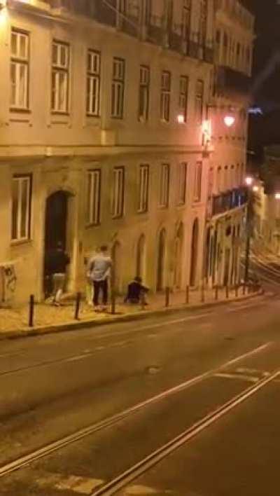 Uma noite normal em Lisboa