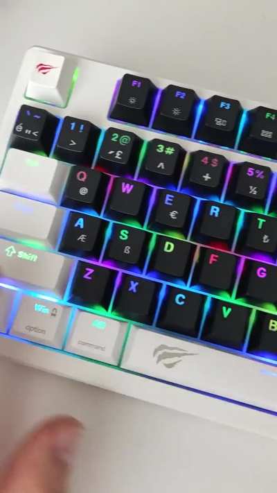 Yeni klavye aldim arkislar nasil