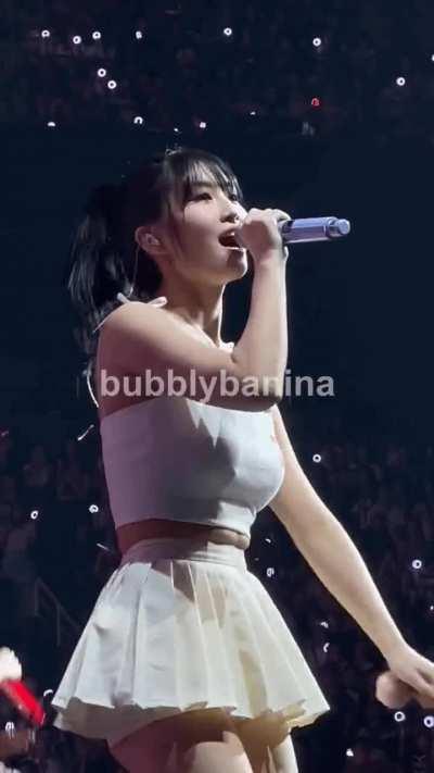 230703 Cheerful Momo