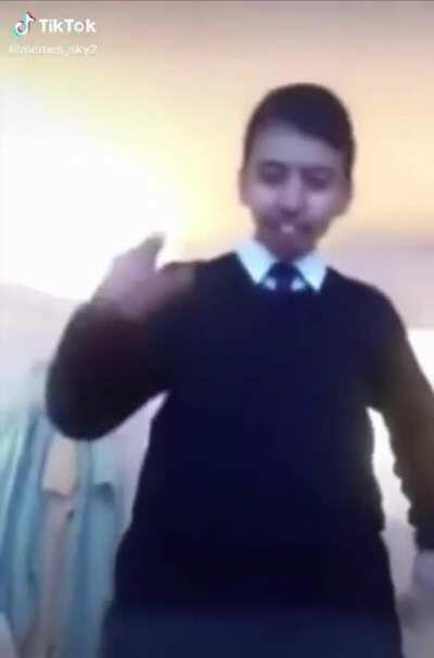 I remember this song.