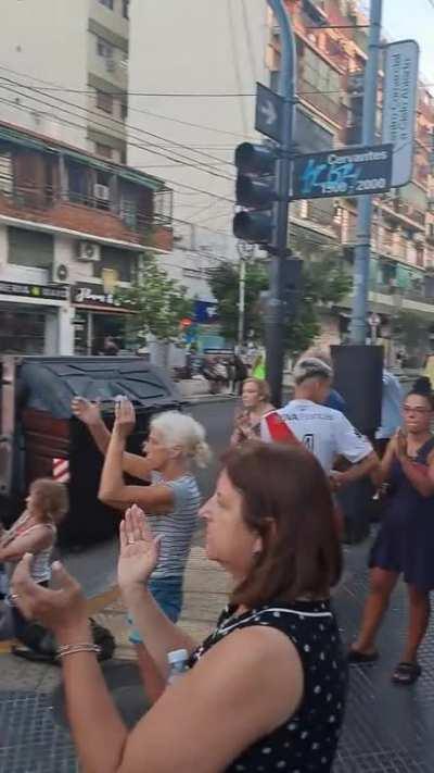 Vecinos de Monte Castro protestando: Dia 4 sin luz, para algunos el 16vo.