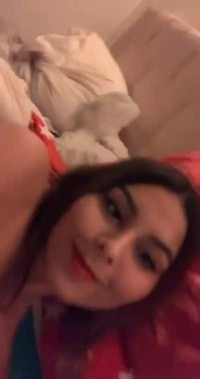 If even 4 guys see my 18 y/o ass, I’ll celebrate and fuck myself 💕