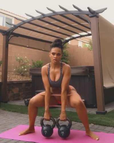 Babe's Workout Make It Look Too Good!