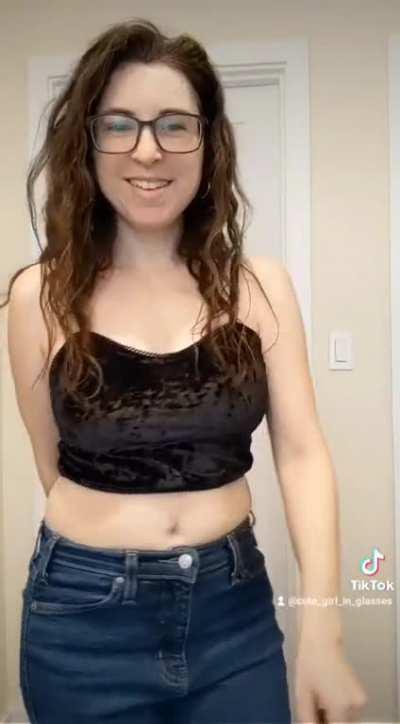 cute_girl_in_glasses