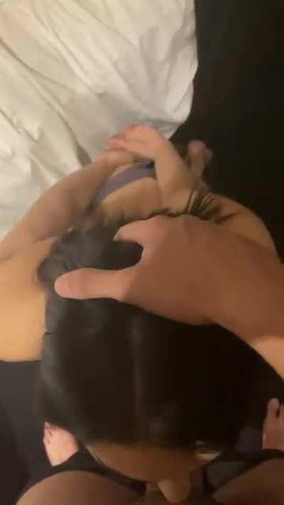 College bitch with no gag reflex 👀