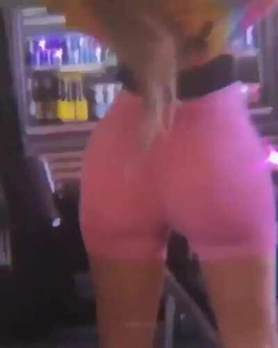 That ass tho 🔥🔥