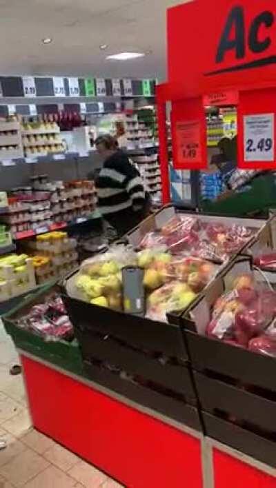 HMF while I destroy food during a lockdown. If she can't have any, no one will.