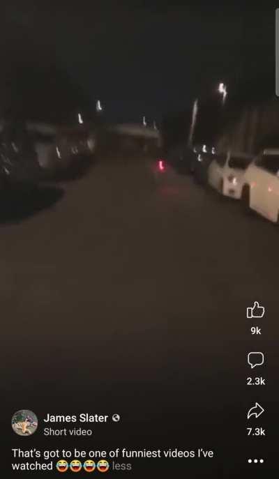 Man kicks thief off bike in the UK 🇬🇧 