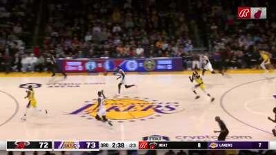 [Highlight] Steal by Oladipo! Pass to Jimmy! Back to Dipo! Back to Jimmy for the dunk!