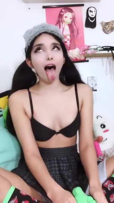 Smol tits just means more places to make cum art so paint a masterpiece for me