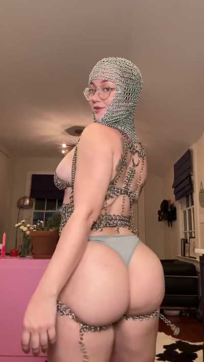 Art thou a knight devoid of fair maidens? Be maidenless no longer!