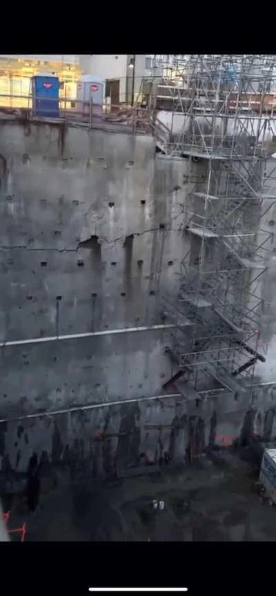 Structural Wall Failure at Construction Site - Vancouver, CA (Nov 30, 2023)