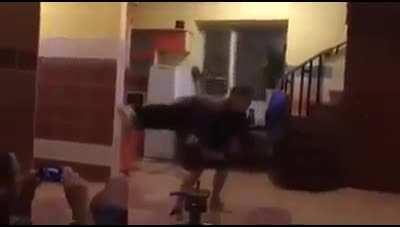 olhou, vai levar na orelha