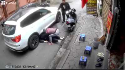 Phê pha thuốc lào, lao vào gầm xe