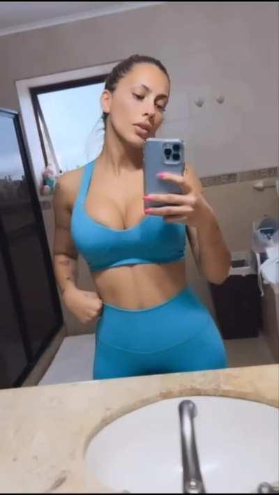 Kenia Gonzalez (@keniamusicr) [onlyfans]