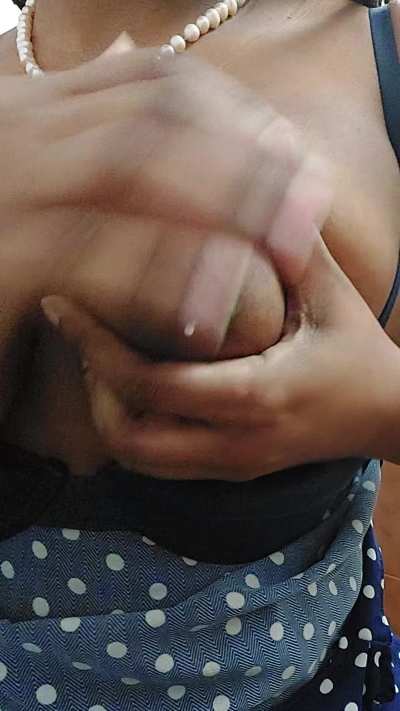 Be a good boy and come lick Mommy clean 