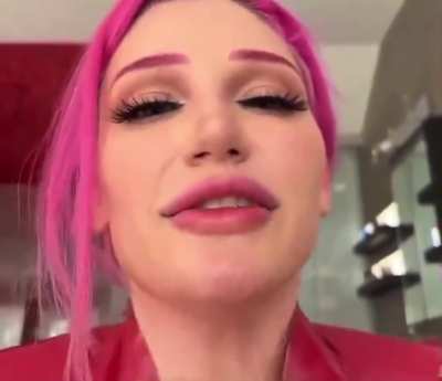 Lily Lou uses her big tits and mouth