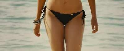 Who would like to bang Nathalie Emmanuel right there at the beach and then take her back to the hotel for more fun to come?