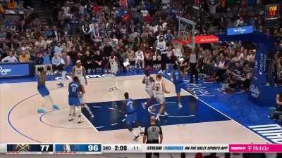 [Highlight] Luka with 2 beautiful over-the-head flip passes for wide open shots