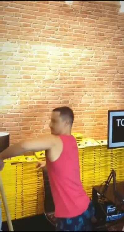 Acho que baixei vingadores errado