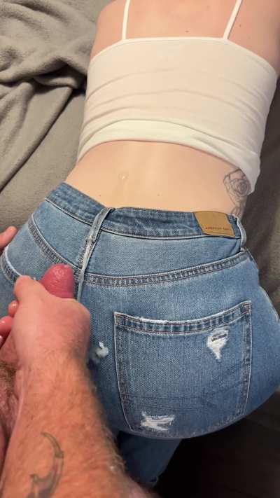 My jeans are his weakness🥰