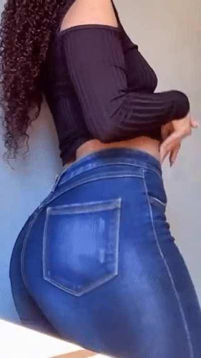 Would you say I have a pretty face? [F18]