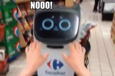 Everyone in poland wants to fuck this robot