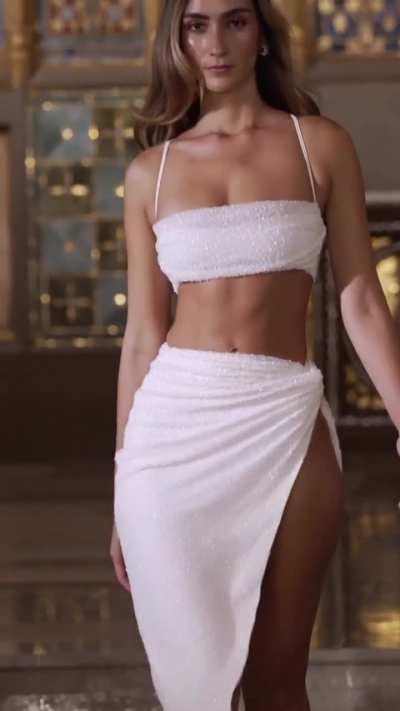 Slow motion catwalk jiggle 